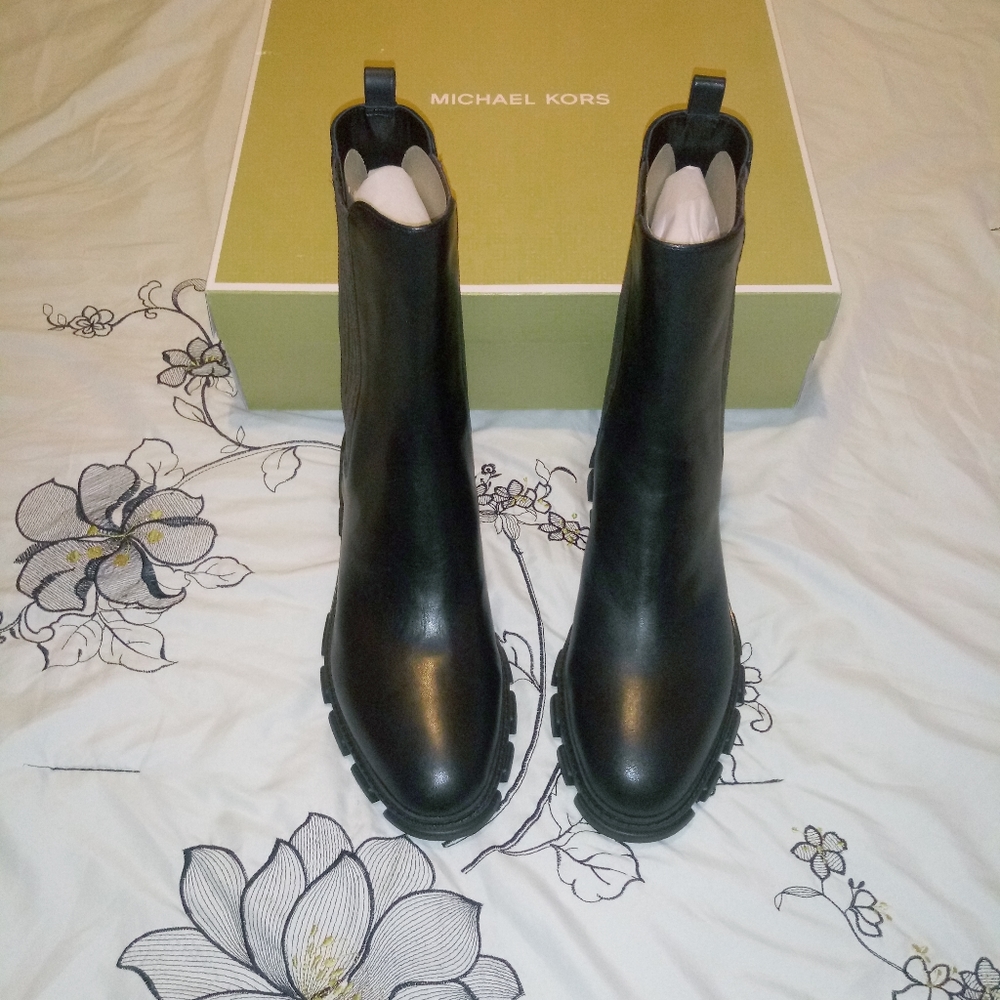 Michael Kors Ridley Chelsea Leather Boots - Picture 2 of 12